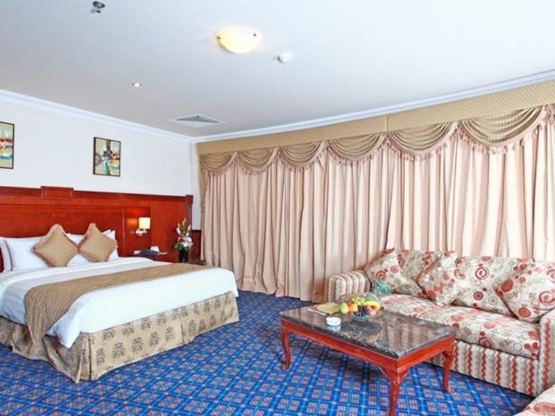 Ramee California Hotel Манама Экстерьер фото