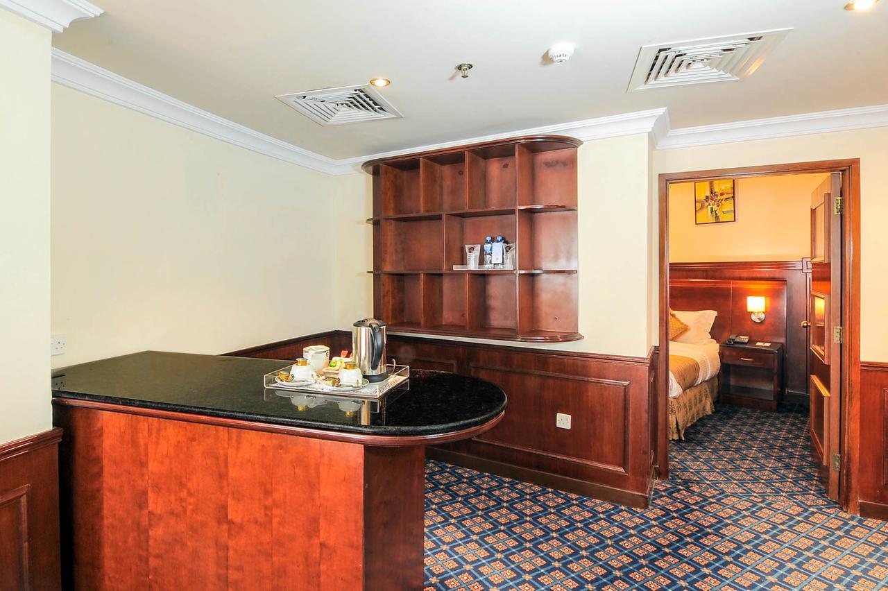 Ramee California Hotel Манама Экстерьер фото